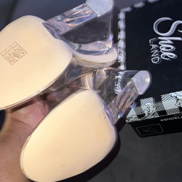 Heels - Picture 3 of 3